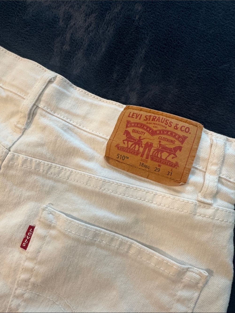 Levi's Crisp White Denim Pants - Picture 3 of 6
